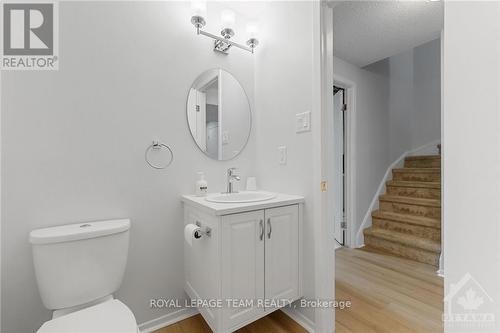 90 Mcdermot Court, Ottawa, ON - Indoor Photo Showing Bathroom