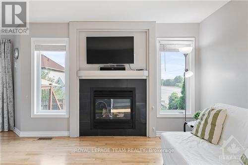 212 Willow Creek Circle, Ottawa, ON - Indoor Photo Showing Living Room With Fireplace