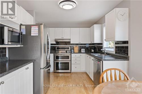 212 Willow Creek Circle, Ottawa, ON - Indoor Photo Showing Kitchen With Double Sink