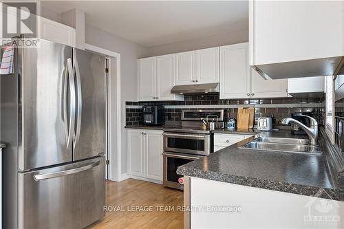 212 Willow Creek Circle, Ottawa, ON - Indoor Photo Showing Kitchen With Double Sink