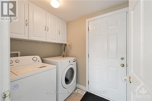 212 Willow Creek Circle, Ottawa, ON - Indoor Photo Showing Laundry Room