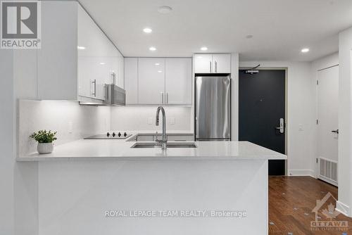 604 - 180 George Street, Ottawa, ON - Indoor Photo Showing Kitchen With Upgraded Kitchen