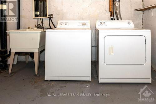 57 Hadley Circle, Ottawa, ON - Indoor Photo Showing Laundry Room