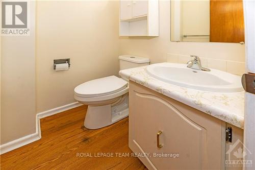 57 Hadley Circle, Ottawa, ON - Indoor Photo Showing Bathroom