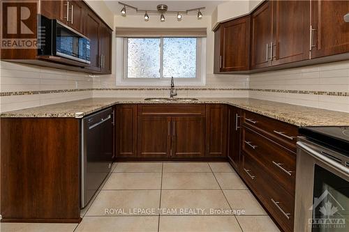 57 Hadley Circle, Ottawa, ON - Indoor Photo Showing Kitchen