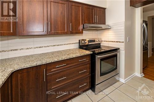 57 Hadley Circle, Ottawa, ON - Indoor Photo Showing Kitchen