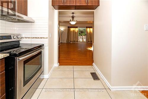 57 Hadley Circle, Ottawa, ON - Indoor Photo Showing Kitchen