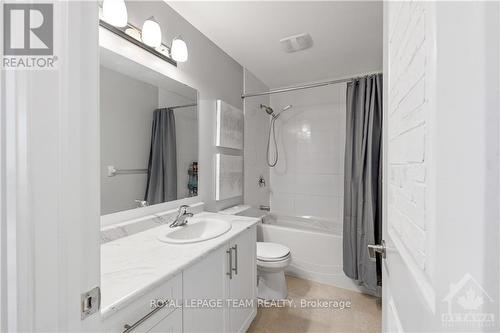 B - 446 Via Verona Avenue, Ottawa, ON - Indoor Photo Showing Bathroom