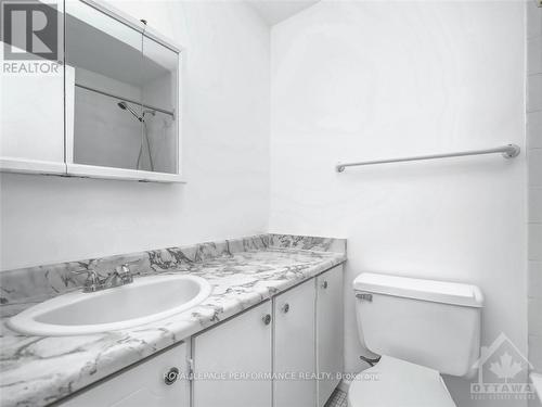 1805 - 1785 Frobisher Lane, Ottawa, ON - Indoor Photo Showing Bathroom