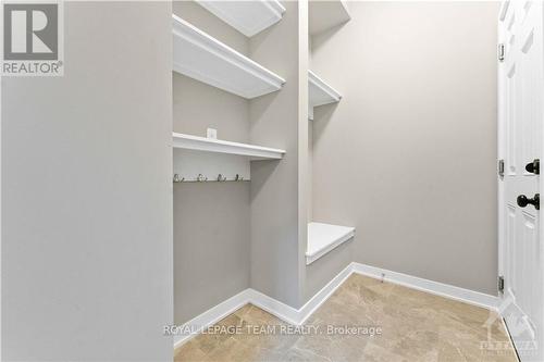 667 Fenwick Way, Ottawa, ON - Indoor With Storage