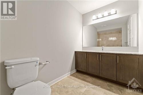 667 Fenwick Way, Ottawa, ON - Indoor Photo Showing Bathroom