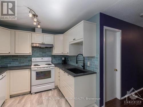 1-7 Timberview Way, Ottawa, ON - Indoor Photo Showing Kitchen