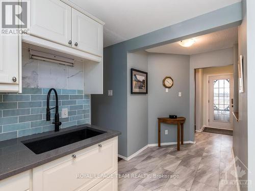 1-7 Timberview Way, Ottawa, ON - Indoor Photo Showing Kitchen