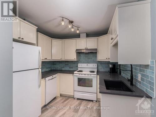 1-7 Timberview Way, Ottawa, ON - Indoor Photo Showing Kitchen