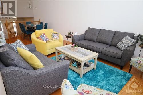 54 Macassa Circle, Ottawa, ON - Indoor Photo Showing Living Room