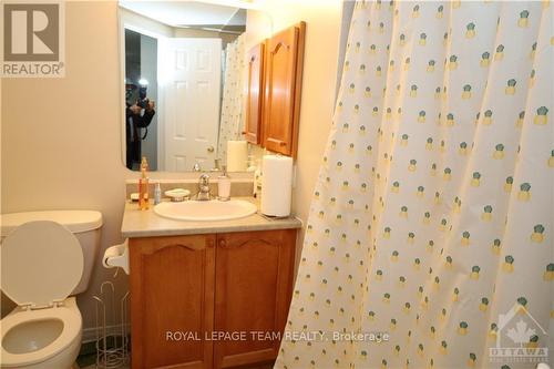 54 Macassa Circle, Ottawa, ON - Indoor Photo Showing Bathroom