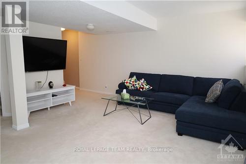 54 Macassa Circle, Ottawa, ON - Indoor Photo Showing Living Room