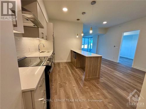 302 - 93 Norman Street, Ottawa, ON - Indoor Photo Showing Kitchen