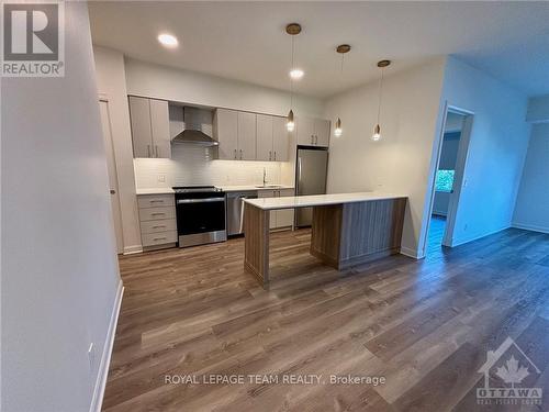 302 - 93 Norman Street, Ottawa, ON - Indoor Photo Showing Kitchen With Upgraded Kitchen