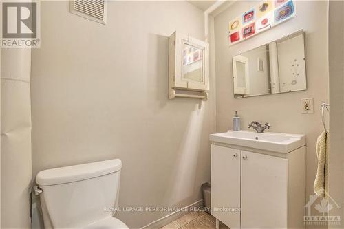 18294 Kenyon Conc Rd 15 Road, North Glengarry, ON - Indoor Photo Showing Bathroom