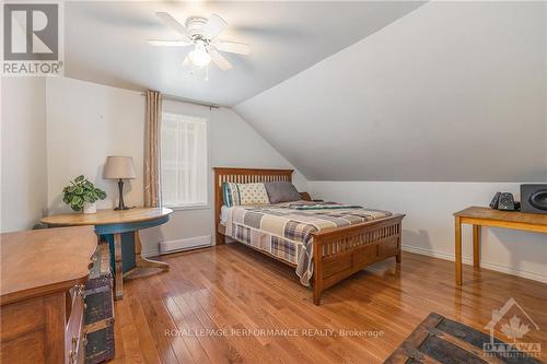 18294 Kenyon Conc Rd 15 Road, North Glengarry, ON - Indoor Photo Showing Bedroom