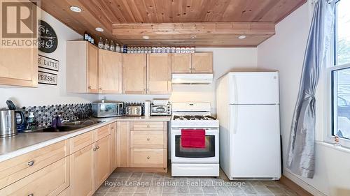 43 Trafalgar Street, Goderich (Goderich Town), ON - Indoor Photo Showing Kitchen With Double Sink