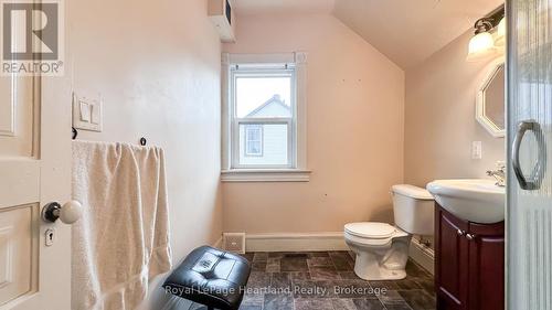 43 Trafalgar Street, Goderich (Goderich Town), ON - Indoor Photo Showing Bathroom