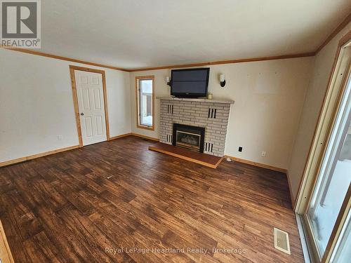 43 Trafalgar Street, Goderich (Goderich Town), ON - Indoor Photo Showing Living Room With Fireplace