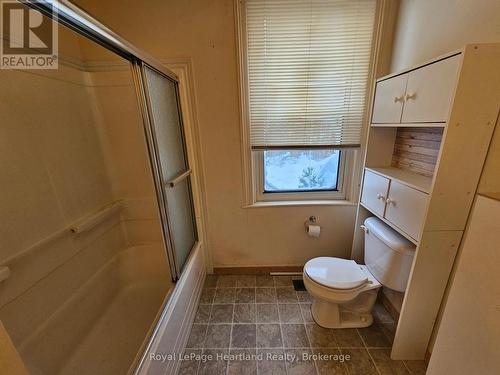 43 Trafalgar Street, Goderich (Goderich Town), ON - Indoor Photo Showing Bathroom