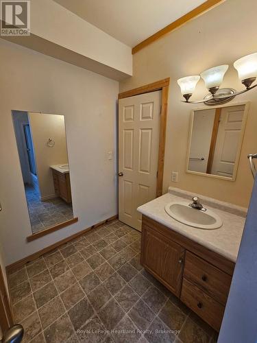 43 Trafalgar Street, Goderich (Goderich Town), ON - Indoor Photo Showing Bathroom