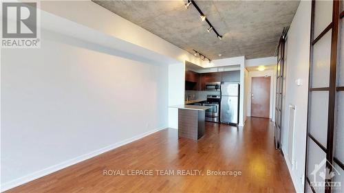 1705 - 324 Laurier Avenue, Ottawa, ON - Indoor Photo Showing Kitchen