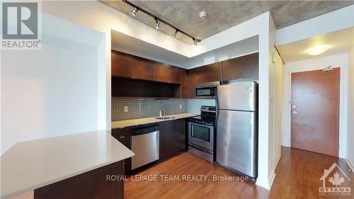 1705 - 324 Laurier Avenue, Ottawa, ON - Indoor Photo Showing Kitchen