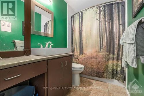 902 - 1785 Frobisher Lane, Ottawa, ON - Indoor Photo Showing Bathroom