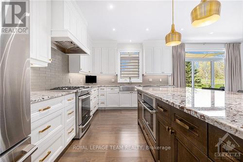 212 Cabrelle Place, Ottawa, ON - Indoor Photo Showing Kitchen With Upgraded Kitchen