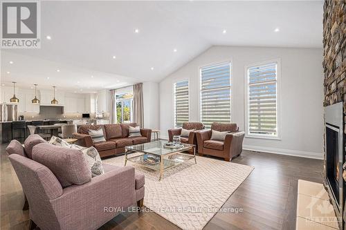 212 Cabrelle Place, Ottawa, ON - Indoor Photo Showing Living Room