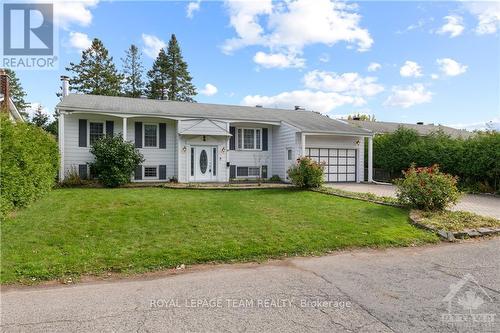 25 Saginaw Crescent, Ottawa, ON - Outdoor With Facade