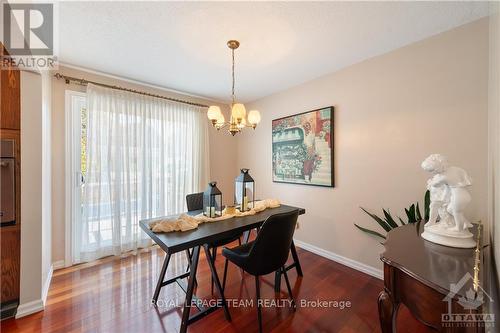 25 Saginaw Crescent, Ottawa, ON - Indoor Photo Showing Dining Room