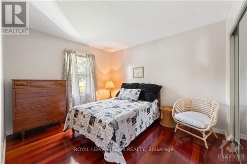 25 Saginaw Crescent, Ottawa, ON - Indoor Photo Showing Bedroom