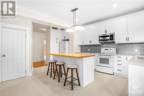 8 Lakeside Avenue, Ottawa, ON - Indoor Photo Showing Kitchen