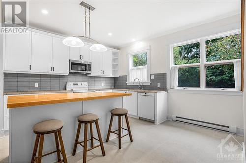 8 Lakeside Avenue, Ottawa, ON - Indoor Photo Showing Kitchen