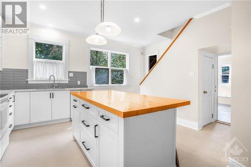 8 Lakeside Avenue, Ottawa, ON - Indoor Photo Showing Kitchen