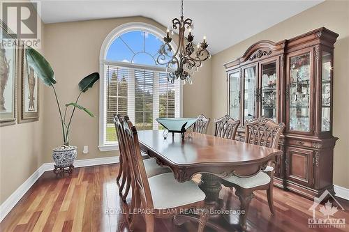 6219 Elkwood Drive, Ottawa, ON - Indoor Photo Showing Dining Room