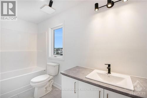 1360 Diamond Street, Clarence-Rockland, ON - Indoor Photo Showing Bathroom