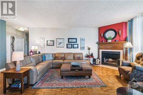 1101 - 40 Arthur Street, Ottawa, ON - Indoor Photo Showing Living Room With Fireplace