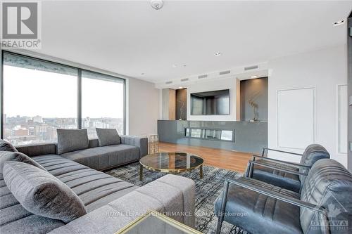 1705 - 20 Daly Avenue, Ottawa, ON - Indoor Photo Showing Living Room