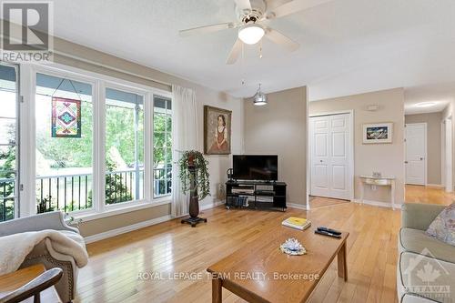 3050 Drew Drive, North Dundas, ON - Indoor Photo Showing Living Room