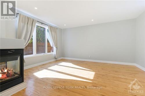 48 Portadown Crescent, Ottawa, ON - Indoor Photo Showing Kitchen With Double Sink