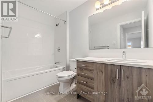 302 Elsie Macgill Walk, Ottawa, ON - Indoor Photo Showing Bathroom