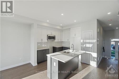 304 Elsie Macgill Walk, Ottawa, ON - Indoor Photo Showing Kitchen With Upgraded Kitchen