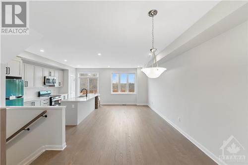 295 Elsie Macgill Walk, Ottawa, ON - Indoor Photo Showing Kitchen